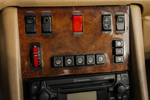 1990 Mercedes-Benz C126 560SEC For Sale (picture 29 of 177)