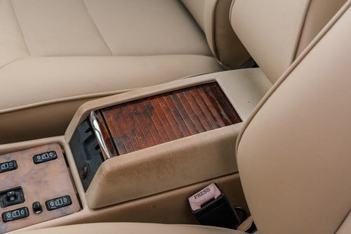 1990 Mercedes-Benz C126 560SEC For Sale (picture 36 of 177)