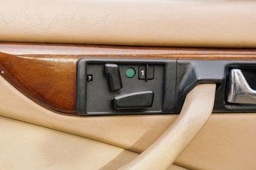 1990 Mercedes-Benz C126 560SEC For Sale (picture 40 of 177)