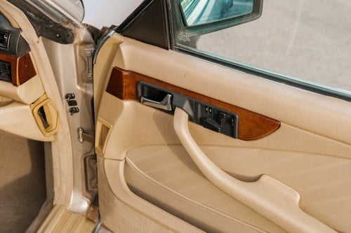 1990 Mercedes-Benz C126 560SEC For Sale (picture 42 of 177)