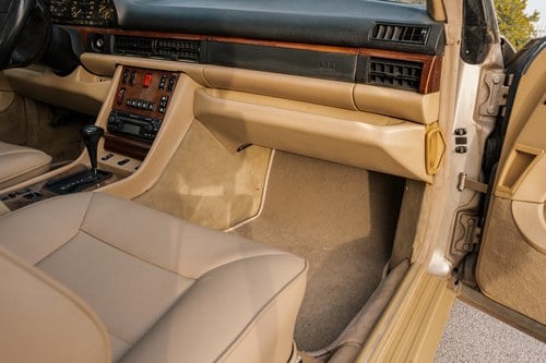 1990 Mercedes-Benz C126 560SEC For Sale (picture 45 of 177)