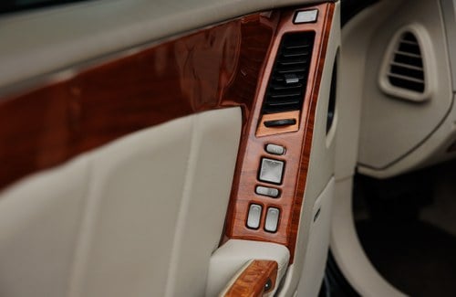 2005 Cadillac XLR 4.6L Roadster LHD zum Verkauf (Bild 28 von 47)