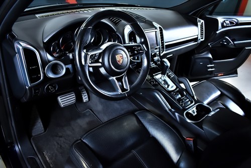 2015 Porsche Cayenne S 3,6L V6 à venda (imagem 35 de 89)