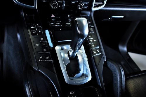 2015 Porsche Cayenne S 3,6L V6 à venda (imagem 41 de 89)