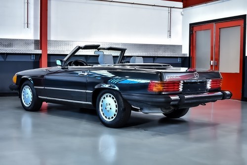 1988 Mercedes-Benz R107 560SL For Sale (picture 16 of 97)