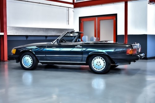 1988 Mercedes-Benz R107 560SL For Sale (picture 18 of 97)
