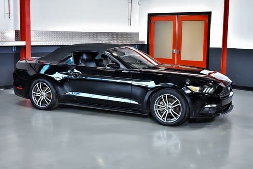 2017 Ford Mustang Convertible 2.3 Ecoboost till salu (bild 7 av 81)
