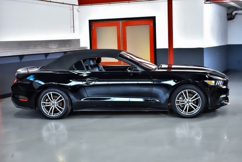 2017 Ford Mustang Convertible 2.3 Ecoboost till salu (bild 9 av 81)