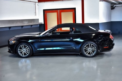 2017 Ford Mustang Convertible 2.3 Ecoboost till salu (bild 20 av 81)