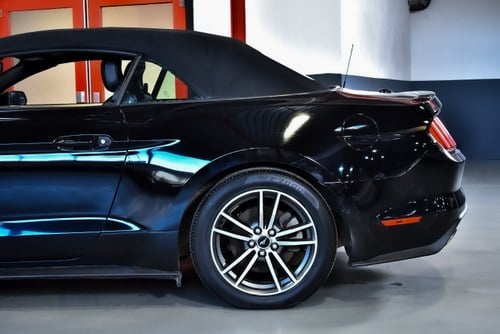 2017 Ford Mustang Convertible 2.3 Ecoboost till salu (bild 67 av 81)