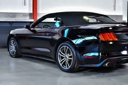 2017 Ford Mustang Convertible 2.3 Ecoboost till salu (bild 69 av 81)