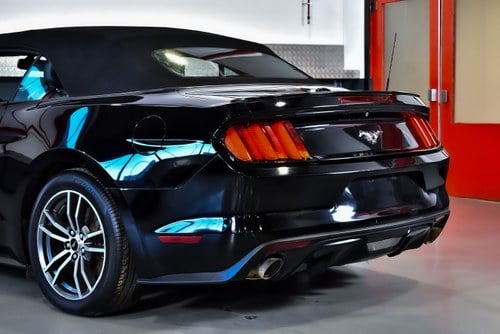 2017 Ford Mustang Convertible 2.3 Ecoboost till salu (bild 70 av 81)