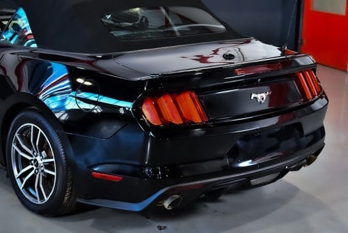 2017 Ford Mustang Convertible 2.3 Ecoboost till salu (bild 71 av 81)