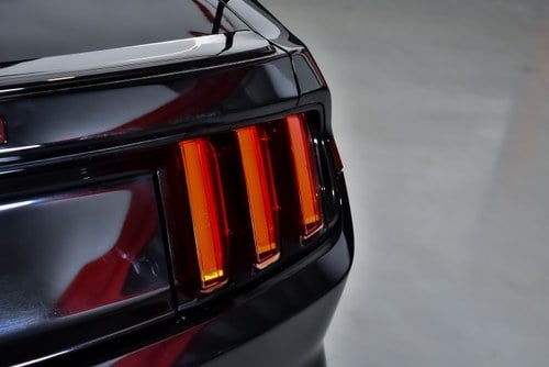 2017 Ford Mustang Convertible 2.3 Ecoboost till salu (bild 73 av 81)