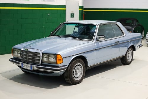 1977 Mercedes-Benz 230C W123 For Sale (picture 2 of 120)