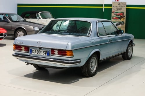 1977 Mercedes-Benz 230C W123 For Sale (picture 4 of 120)