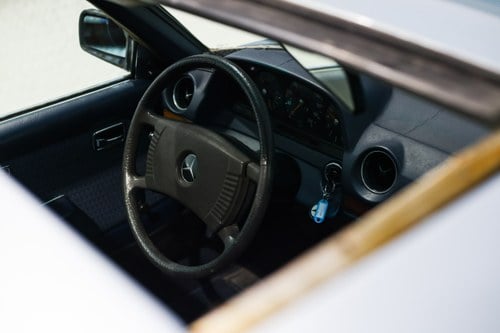 1977 Mercedes-Benz 230C W123 For Sale (picture 40 of 120)