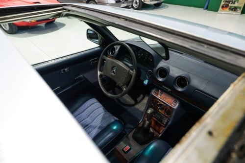 1977 Mercedes-Benz 230C W123 For Sale (picture 63 of 120)