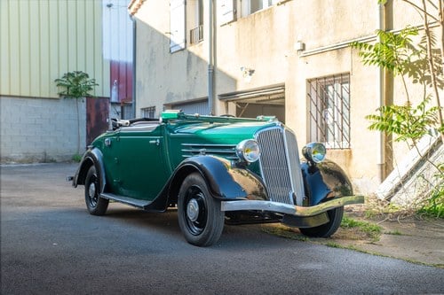 1934 Renault Primaquatre Cabriolet KZ24 à venda (imagem 2 de 101)