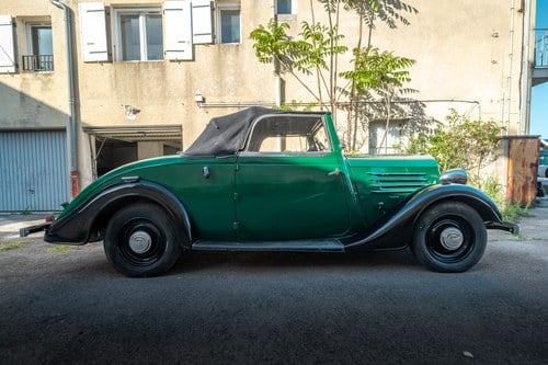 1934 Renault Primaquatre Cabriolet KZ24 à venda (imagem 13 de 101)