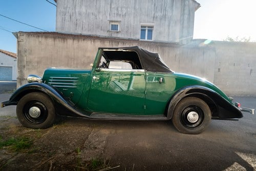 1934 Renault Primaquatre Cabriolet KZ24 à venda (imagem 14 de 101)