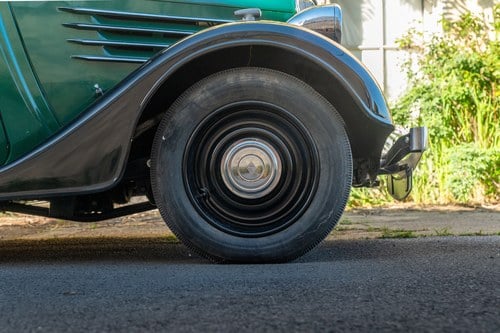 1934 Renault Primaquatre Cabriolet KZ24 à venda (imagem 16 de 101)
