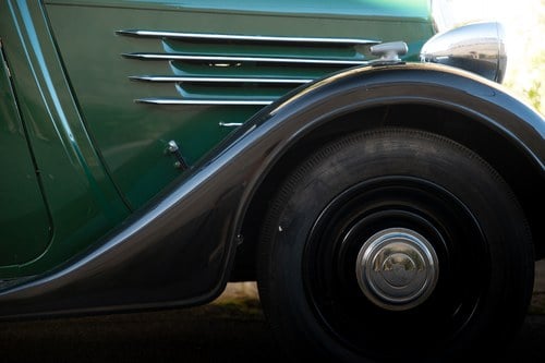 1934 Renault Primaquatre Cabriolet KZ24 à venda (imagem 53 de 101)