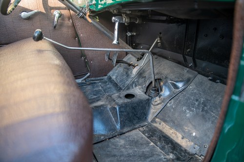 1934 Renault Primaquatre Cabriolet KZ24 à venda (imagem 36 de 101)