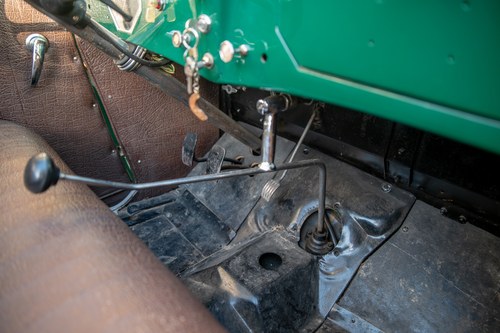 1934 Renault Primaquatre Cabriolet KZ24 à venda (imagem 37 de 101)