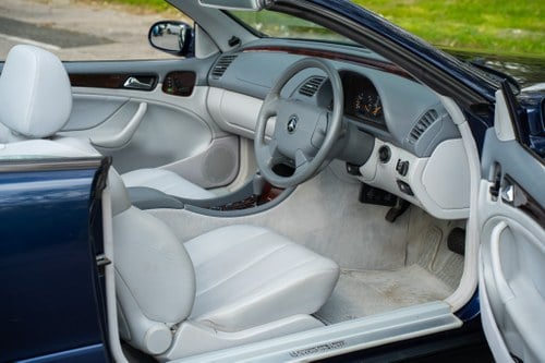 1998 Mercedes-Benz CLK230 Kompressor Cabriolet W208 For Sale (picture 16 of 149)