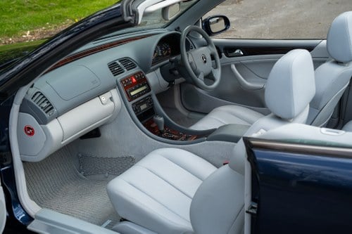 1998 Mercedes-Benz CLK230 Kompressor Cabriolet W208 For Sale (picture 20 of 149)