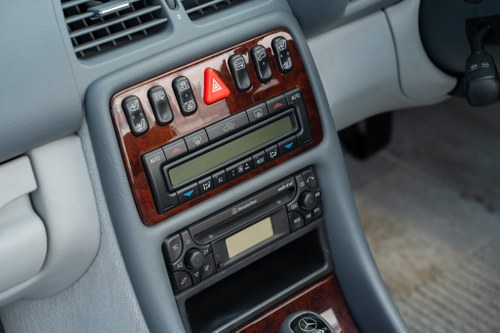 1998 Mercedes-Benz CLK230 Kompressor Cabriolet W208 For Sale (picture 25 of 149)