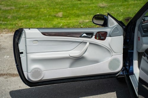 1998 Mercedes-Benz CLK230 Kompressor Cabriolet W208 For Sale (picture 26 of 149)