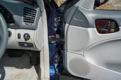 1998 Mercedes-Benz CLK230 Kompressor Cabriolet W208 For Sale (picture 32 of 149)
