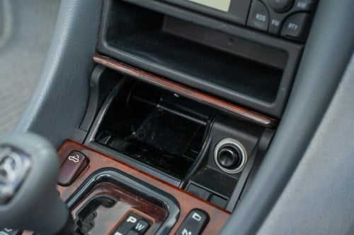 1998 Mercedes-Benz CLK230 Kompressor Cabriolet W208 For Sale (picture 41 of 149)