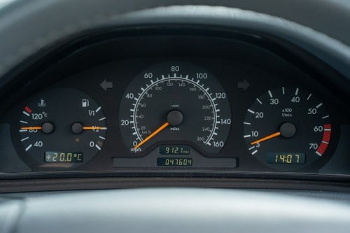1998 Mercedes-Benz CLK230 Kompressor Cabriolet W208 For Sale (picture 42 of 149)