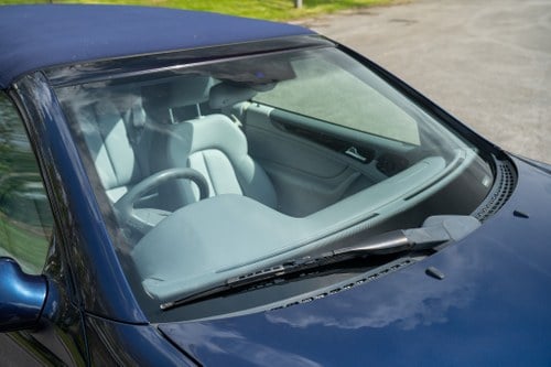 1998 Mercedes-Benz CLK230 Kompressor Cabriolet W208 For Sale (picture 74 of 149)