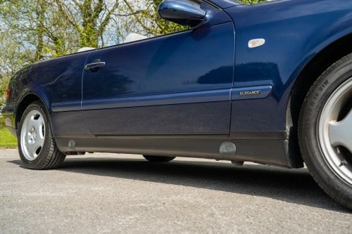 1998 Mercedes-Benz CLK230 Kompressor Cabriolet W208 For Sale (picture 103 of 149)