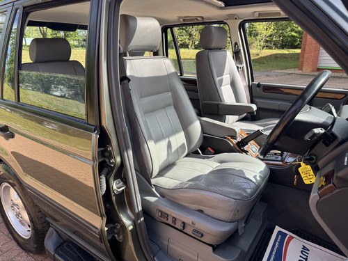 1996 Range Rover P38 4.6 V8 HSE In vendita (immagine 7 di 72)