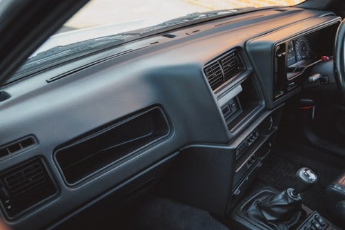 1990 Ford Sierra Sapphire RS Cosworth 4x4 For Sale (picture 64 of 209)