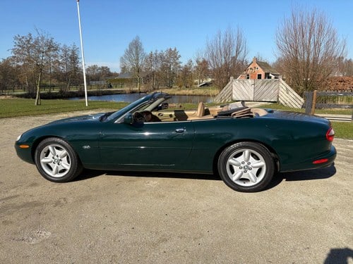 1997 Jaguar XK8 Convertible LHD X100 For Sale (picture 8 of 69)