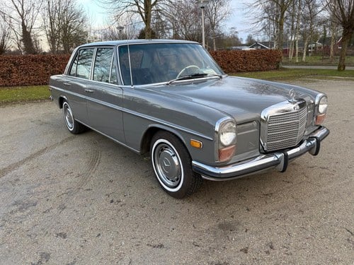 1972 Mercedes-Benz W115 220 LHD For Sale (picture 2 of 83)