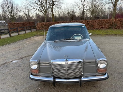 1972 Mercedes-Benz W115 220 LHD For Sale (picture 3 of 83)