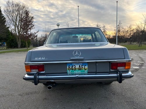 1972 Mercedes-Benz W115 220 LHD For Sale (picture 9 of 83)