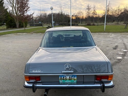1972 Mercedes-Benz W115 220 LHD For Sale (picture 12 of 83)