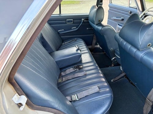 1972 Mercedes-Benz W115 220 LHD For Sale (picture 20 of 83)