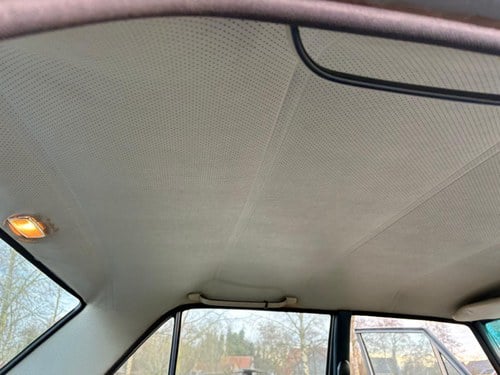 1972 Mercedes-Benz W115 220 LHD For Sale (picture 21 of 83)