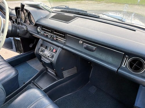 1972 Mercedes-Benz W115 220 LHD For Sale (picture 26 of 83)