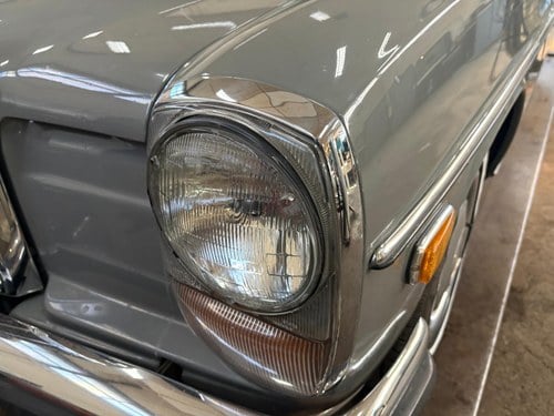 1972 Mercedes-Benz W115 220 LHD For Sale (picture 37 of 83)