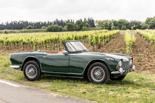 1967 Triumph TR4A IRS à venda (imagem 4 de 52)